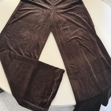 Mango Velvet Hose