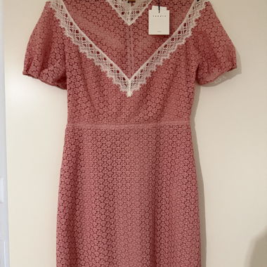 Sandro-Spitzenkleid rosa