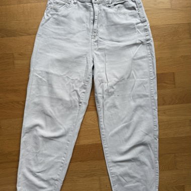Beige Jeans