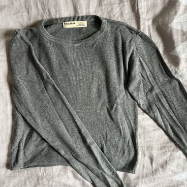 Grey crop top sweater