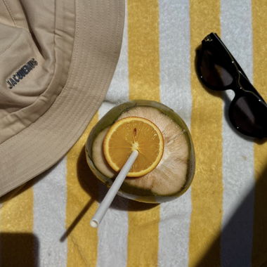 Jacquemus Gadjo beige bucket hat