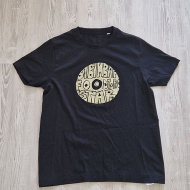 T-shirt noir graphique