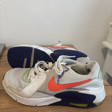 NIKE AIR MAX