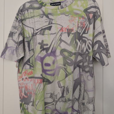 Graffiti-Print T-Shirt Grösse M