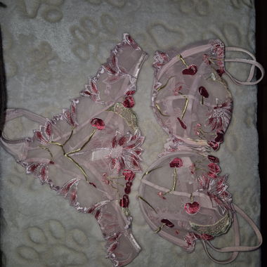 Completo lingerie in pizzo trasparente