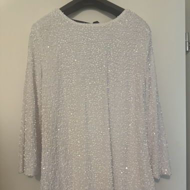 Robe sequin et noeud 