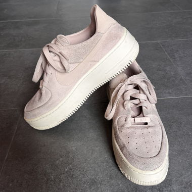 Nike Air AF1 pale pink