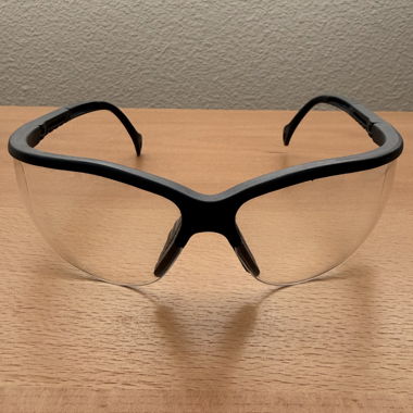 Occhiali di protezione per laboratorio scuri