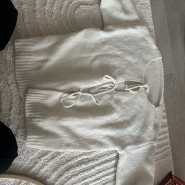 White SHEIN Knit Sweater