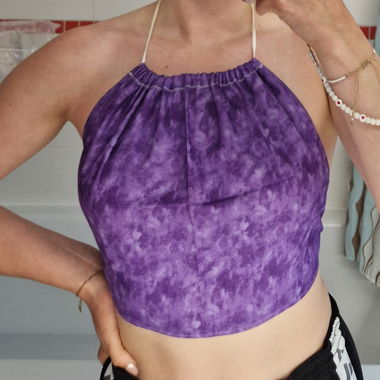 Top viola con schiena scoperta