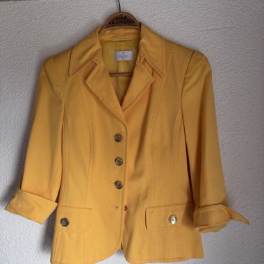 Yellow short blazer