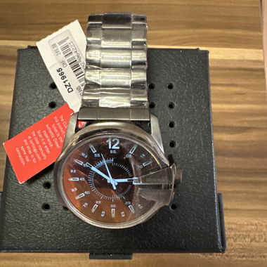 Montre bracelet analogique argentée DZ1985