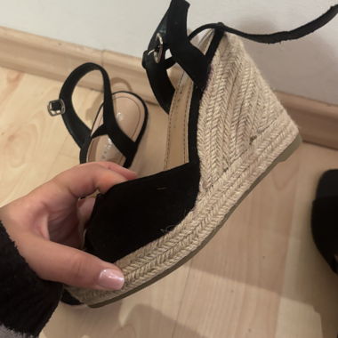 Sandali con zeppa neri