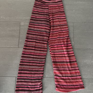 gestreifte Strickhose