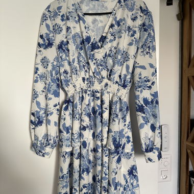 Robe blanche fleurie 