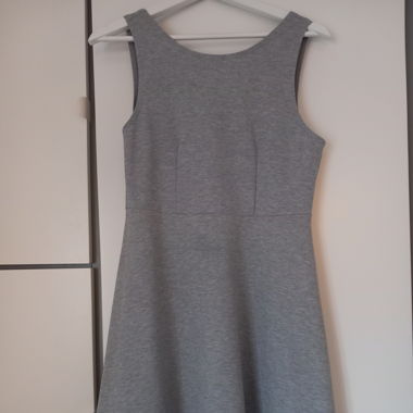 Graues Kleid