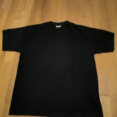 Black T-shirt with back print