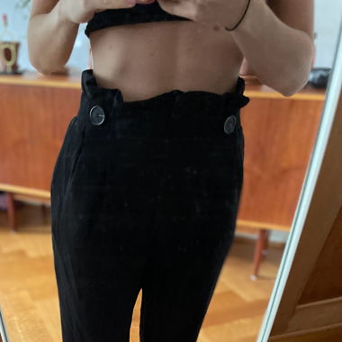 schwarze Hose Papercut