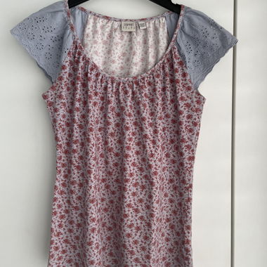 Blumiges ESPRIT-Top