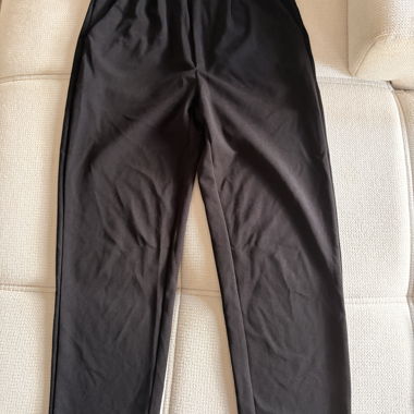 Pantalon en tissu noir pour femme