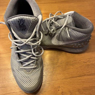 *KYRIE 1 WOLF GREY BASKETBALL SCHUHE* Gr.45