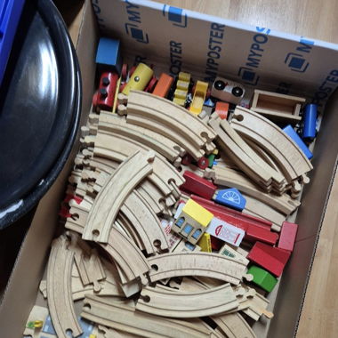 Holzeisenbahn mit Zubehör