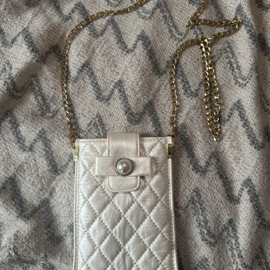 Mobile phone pouch