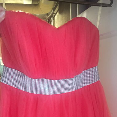 Elegantes Pink Chiffonkleid mit Strassen