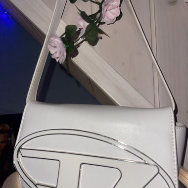 White  leather shoulder bag