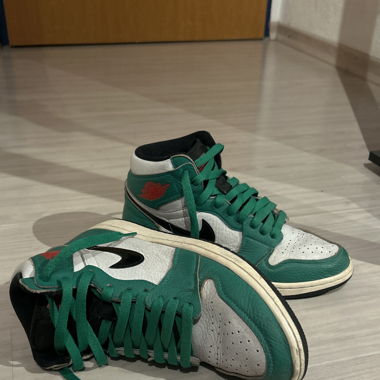 Nike Jordan 1's Lucky Green's
