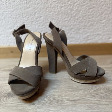 Sandalen mit Absatz in Taupe, Twinset Leder