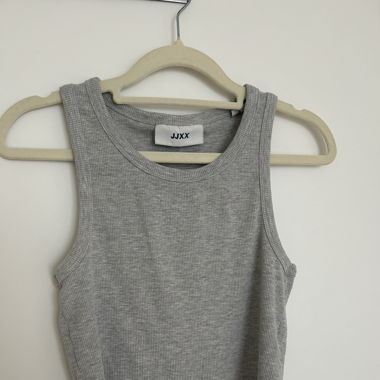 Graues top