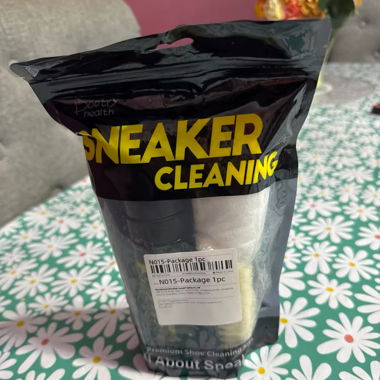 SNEAKER CLEANING SET
