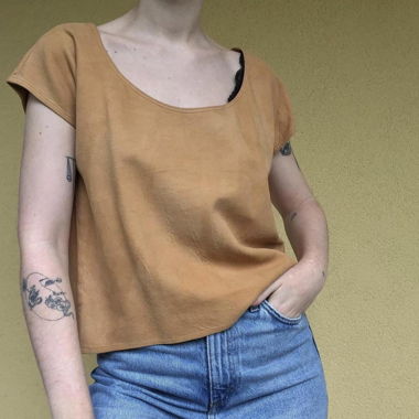 t-shirt vintage in camoscio