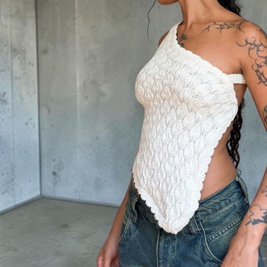 Weisses One-Shoulder Top