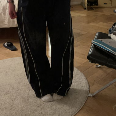 Pantalon de survêtement noir à jambes larges