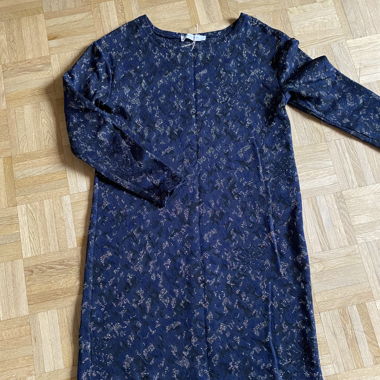 Blaues Paillettenkleid-Pullovers