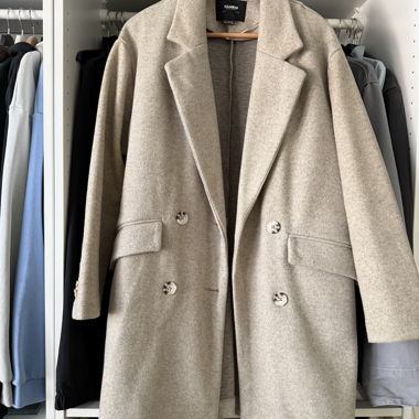 Pull&Bear beiger Mantel EUR M