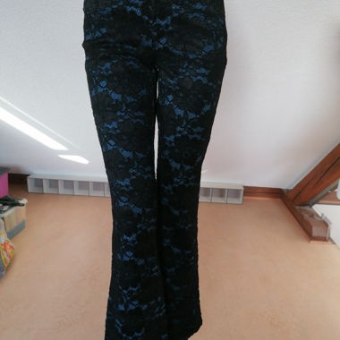 Cambio-Jeans mit Spitzenüberlagerung Grösse 29