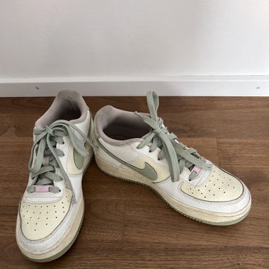 Sneaker Nike Air Gr. 38.5