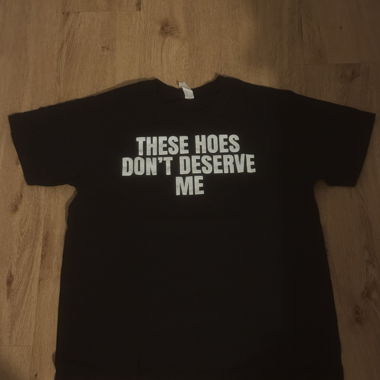 2 T-shirts