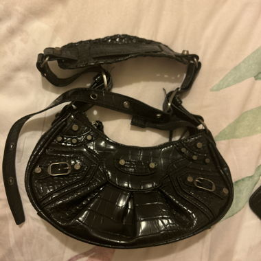 Black y2k bag