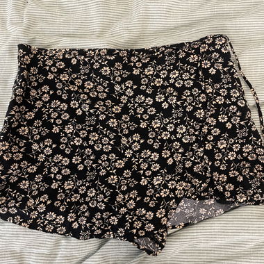 Forever 21 Floral skort with side tie 
