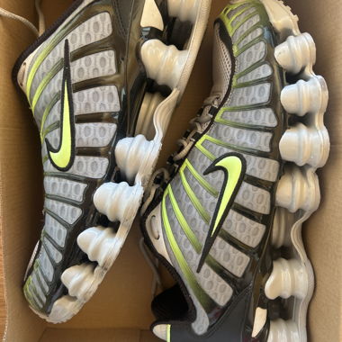 NIKE SHOX TL scarpe da corsa grigio giallo neon
