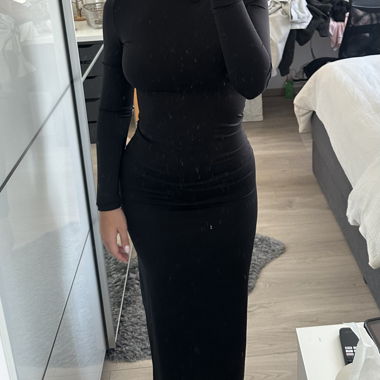 Black Backless Maxi Dress