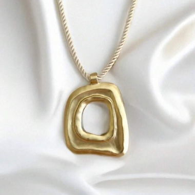 Pendant necklace 