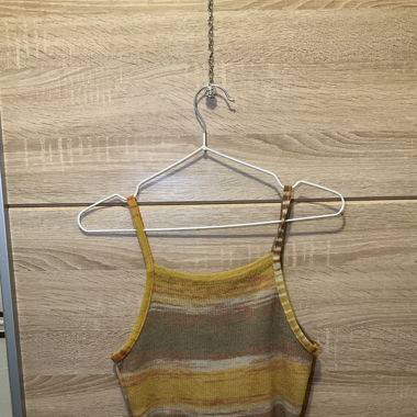 Top jaune et brun