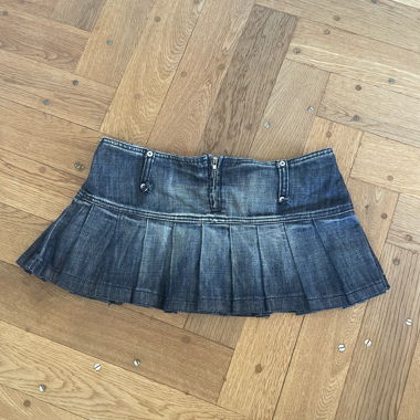 Minigonna in jeans plissettata