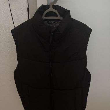 Sleeveless vest