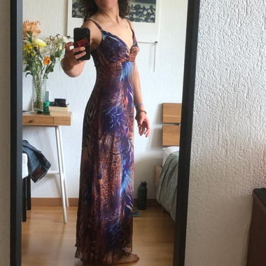 Robe longue bariolée à fines bretelles